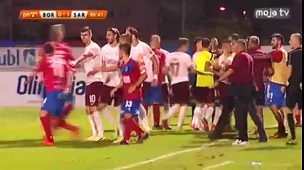 FK Borac - FK Sarajevo / Sramotno - Povrijeđenog igrača Sarajeva bacili na nosilima