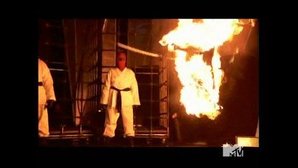 Kendrick Lamar raps about police brutality mixed with Fox News being racist AF