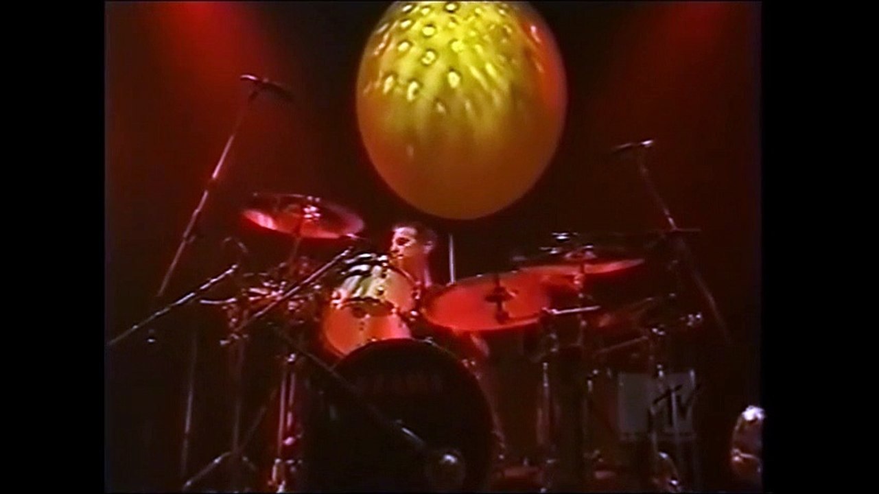 Muse - Feeling Good, Osaka Imperial Hall, 12/02/2001
