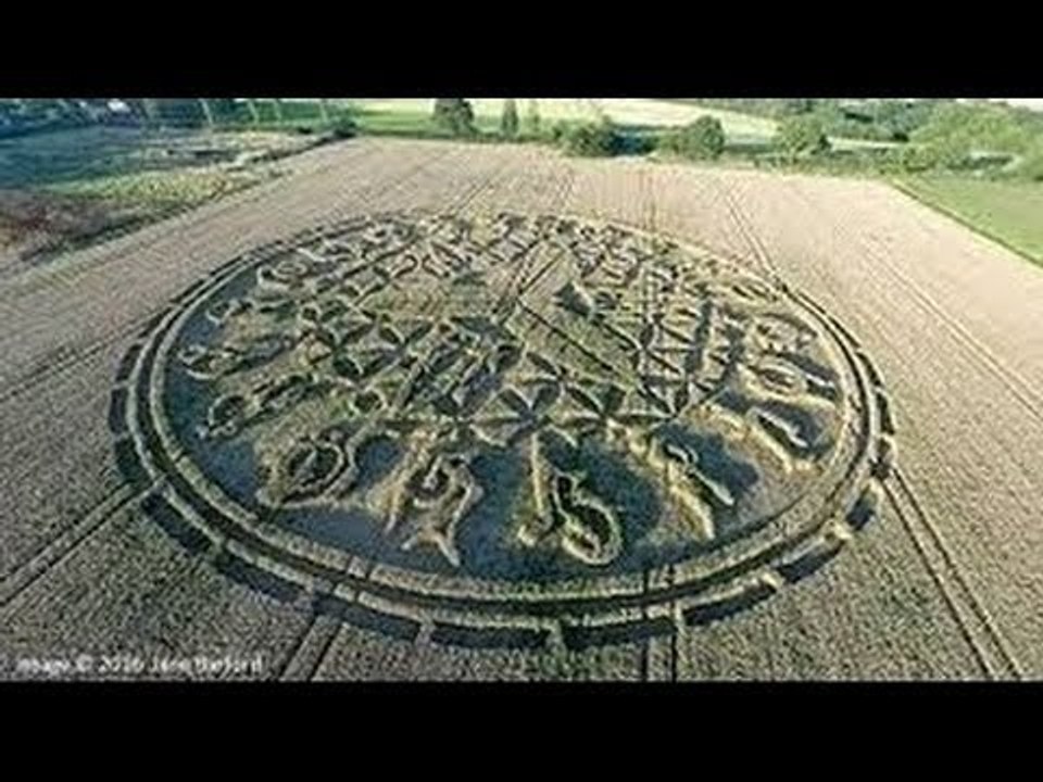 [ Documentaire  OVNI ]  cercles extraterrestre