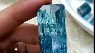 Một màu xanh dương ánh thêm rực lửa - tinh thể Aquamarine