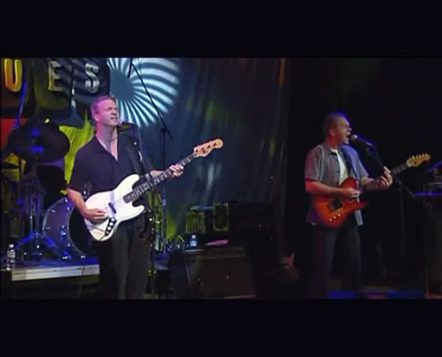 Average White Band -  Walk On By  -  Live at House of Blues