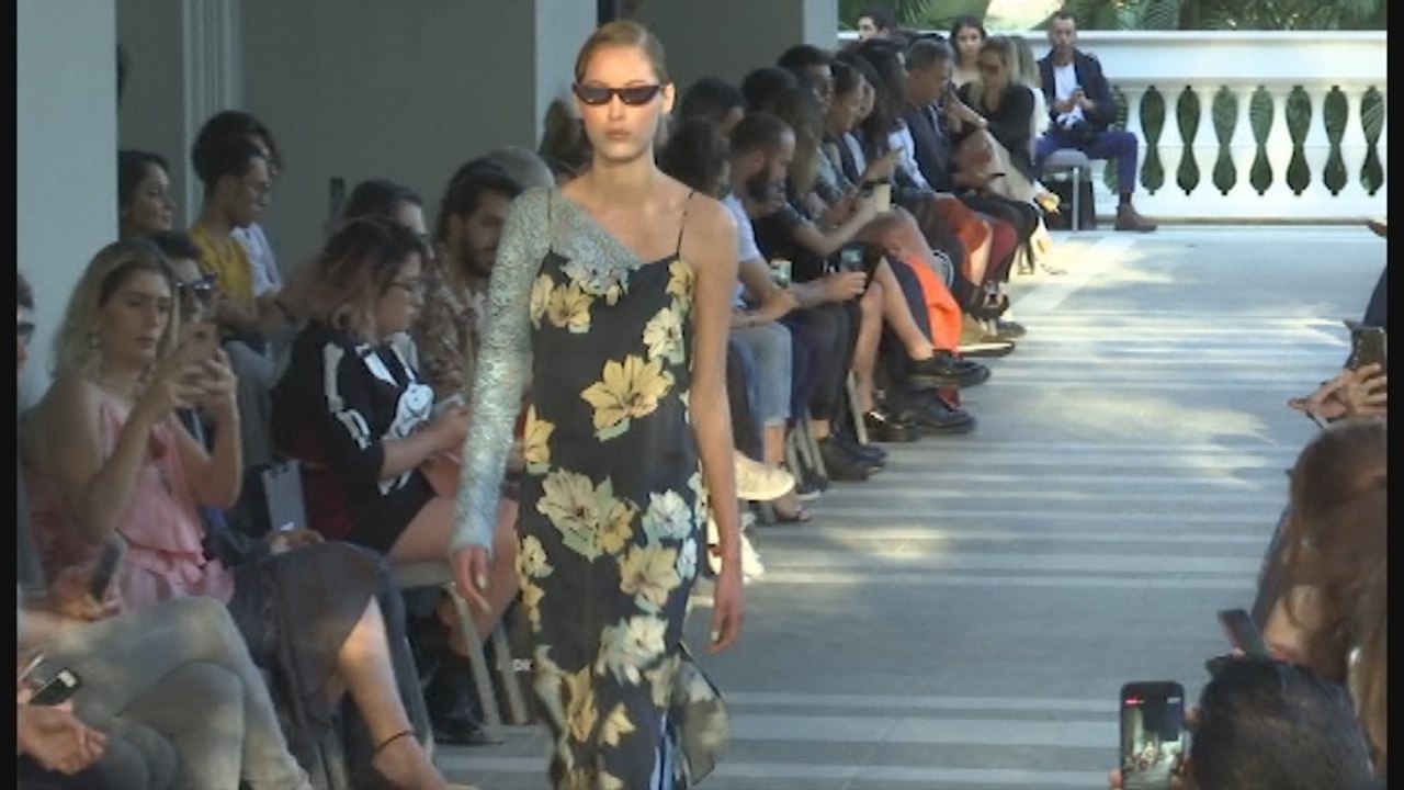Iódice abre la Semana de la Moda de Sao Paulo con "arte tropical"