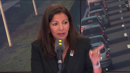 "Anne Hidalgo affirme avoir été "menacée" dans son bureau par les lobbys de l’automobile : "vous croyez que cela va me faire fléchir ?"