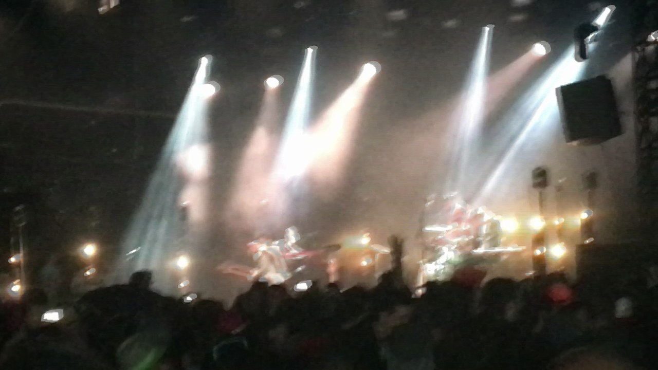 Thuin: la pluie tombe à nouveau pour le concert de puggy à Scène sur Sambre