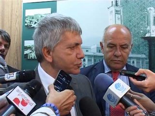 TG 03.10.13 Vendola su Berlusconi: "Il monarca è caduto ma la monarchia è salva"