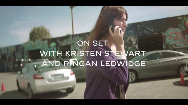 Exclu Vogue : quand Caroline de Maigret interviewe Kristen Stewart sur le set de la campagne du parfum Gabrielle