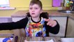 РАСКАЛЕННЫЙ НОЖ против ИГРУШКИ АНТИСТРЕСС Лизун Съедобный ГЛАЗ Видео для детей Cutting Toys