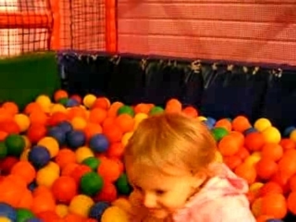 Bébé  à Play Planet