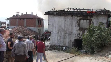 Tokat Erbaa'da İki Katlı Ahşap Evde Yangın