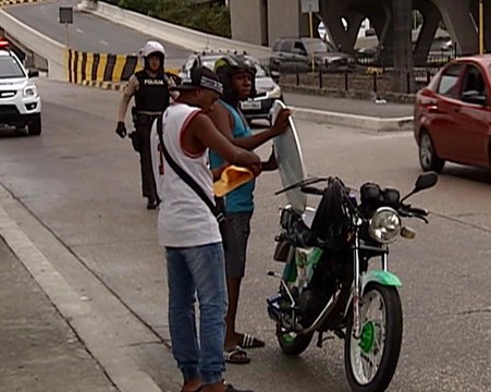 Dos motos fueron retenidas en control policial al sur de Guayaquil