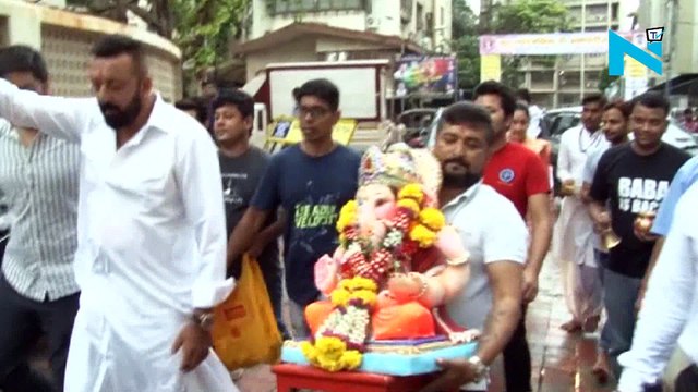 Sanjay Dutt and wife Manyata Dutt bid farewell to Lord Ganesha