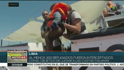 Rescatan a 300 refugiados cerca de la costa de Libia