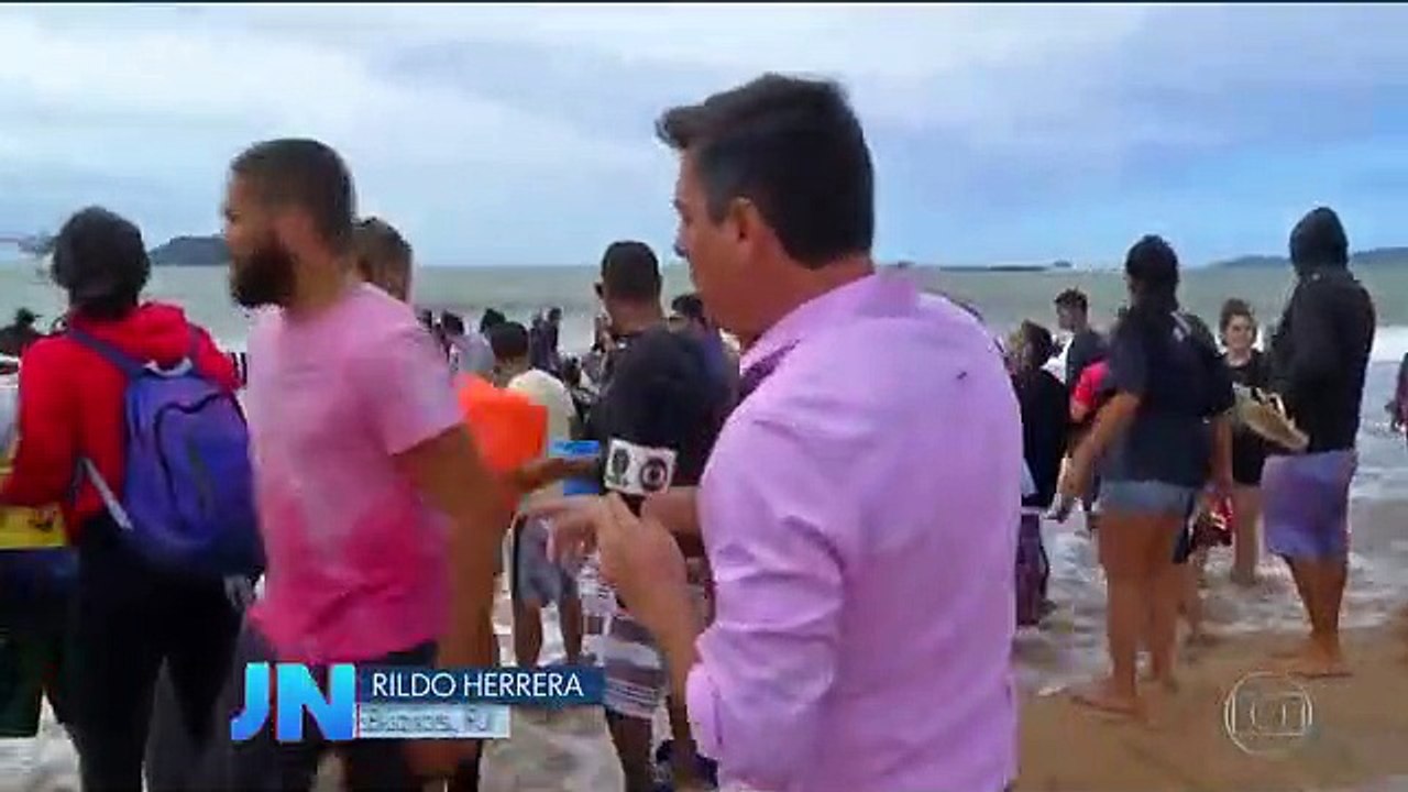 Brésil : Un collaboration impressionnante pour sauver une baleine échouée sur la plage !