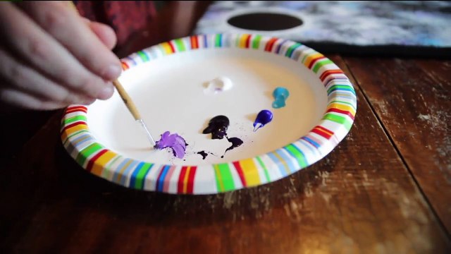 Artist Says She Was Robbed of Her Paintings After City Seized 2 Restaurants