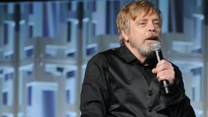 Tải video: Mark Hamill Donates to Crowd-Funding Campaign to Buy Twitter and Ban Trump | THR News