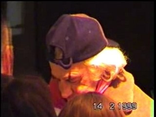 Belmondo signe des autographe au Marigny