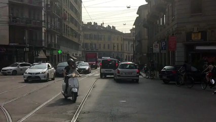 Ambulanza di Milano in Sirena By Vizzo