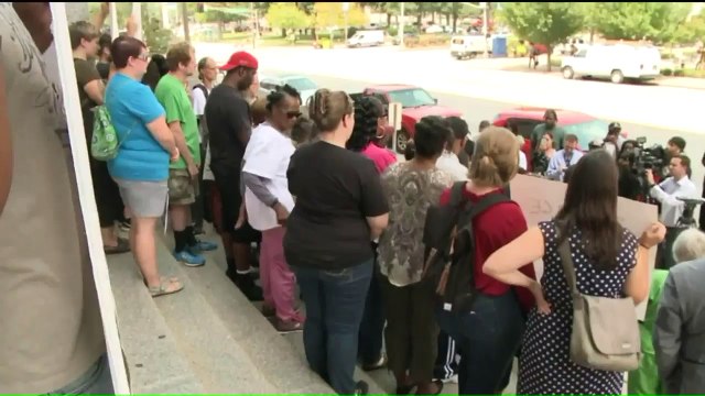 Protesters Pledge Mass Shutdowns If St. Louis Police Officer Isn`t Convicted in Murder Trial