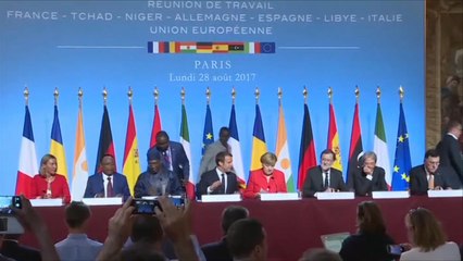 فرنسا تعتزم إقامة مراكز للمهاجرين في تشاد والنيجر