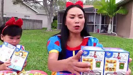 Frozen Elsa vs Maleficent Baby Voodoo Poptart Prank w/ Snow White, Spiderbaby