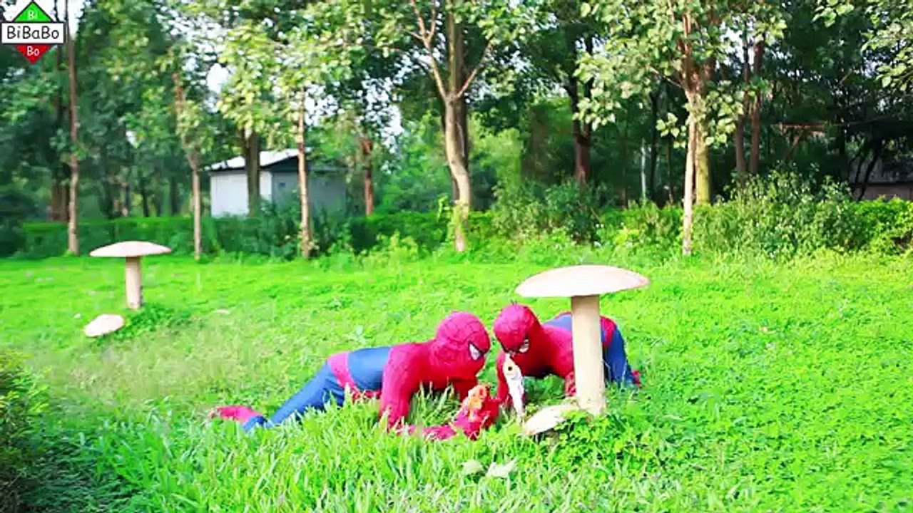 Homme chauve-souris gelé enfants Princesse porter secours homme araignée super-héros le le le le la contre guerre Nerf elsa anna