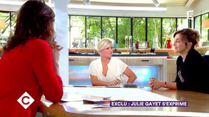 C à Vous : Julie Gayet parle avec humour du rôle de "deuxième dame"