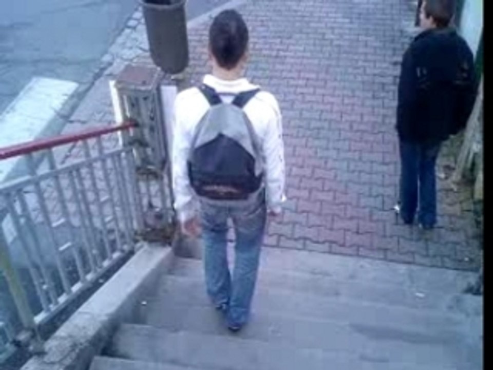 Johnny qui tombe (mais c'été prévu)