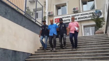 Kelepçeyle 'Şaka' Fotoğrafı Çektirmek İsterken Gasp Edildiler