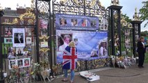 Fans of Princess Diana arrive at Kensington Palace to remember her