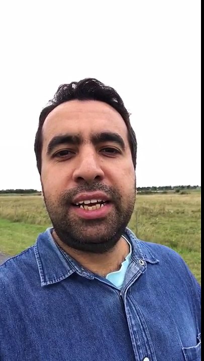 Kabe müezzini Sheikh Ali Mullah taklidi. Hafiz Metin Demirtaş - Kabe usulü Kamet. Kamet nasil okunmali? Harameyn usulü kamet. Kamet Nedir ve Nasil Getirilir? Iqamat al salah Ali Mullah. Namaz icin kamet. Kamet dinle. Iqamat al salah Madinah Munawwarah.