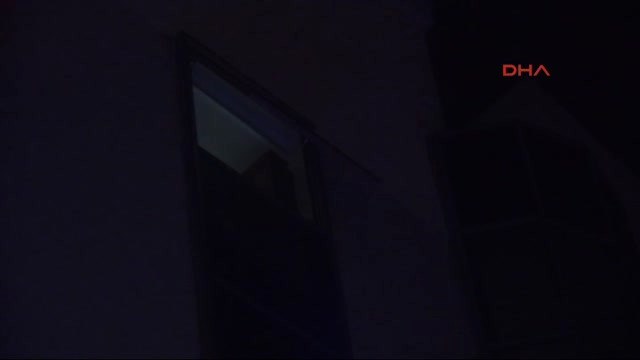 Antalya Tuvalette Kilitli Kalan Radyo Sunucusunu İtfaiye Kurtardı