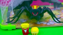 Shopkins Season 4 Visit Interive Attack Wild Pets Spider In Cage Habitat at Zoo - Cooki