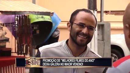 Promoção com os “Melhor Filmes do Ano” faz camelô apanhar na rua
