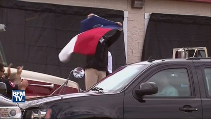 Drapeau du Texas en main, Trump se pose en rassembleur face à Harvey