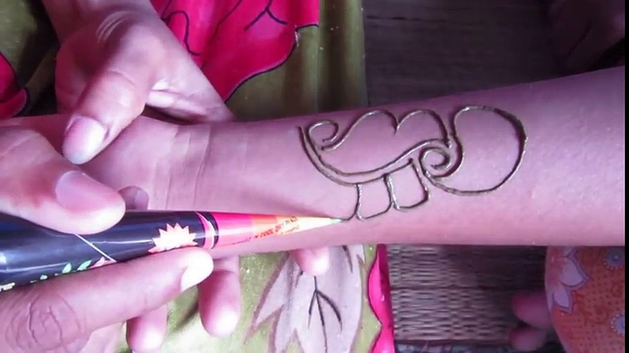 Easy and Simple Mehndi Design 2017