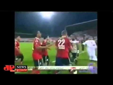 Time de Maradona se envolve em confusão após partida