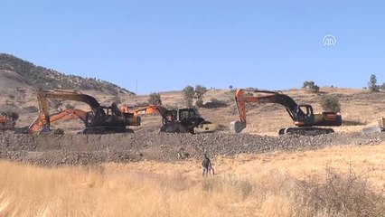 PKK'lı Teröristlerin Yaktığı İş Makineleri