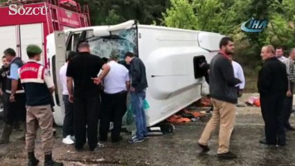 Bayram tatili için gelen midibüs takla attı