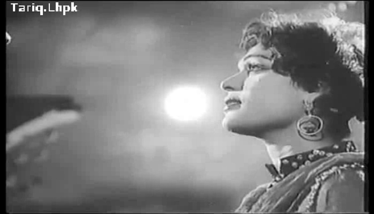 Gori gori chandni di thandi thandi chhan ay