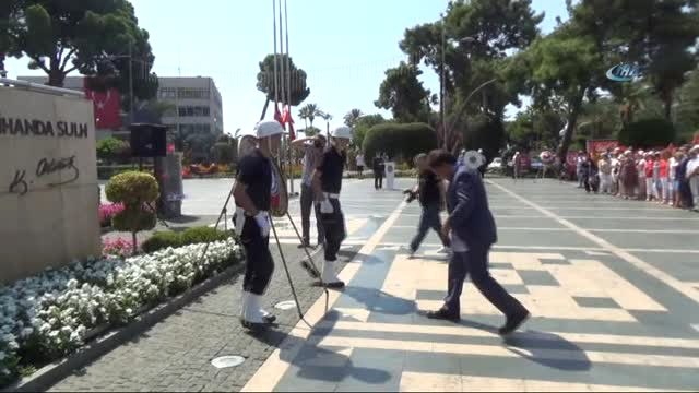 Zafer Bayramı Kutlamalarında Ukraynalı Ailenin Atatürk Sevgisi