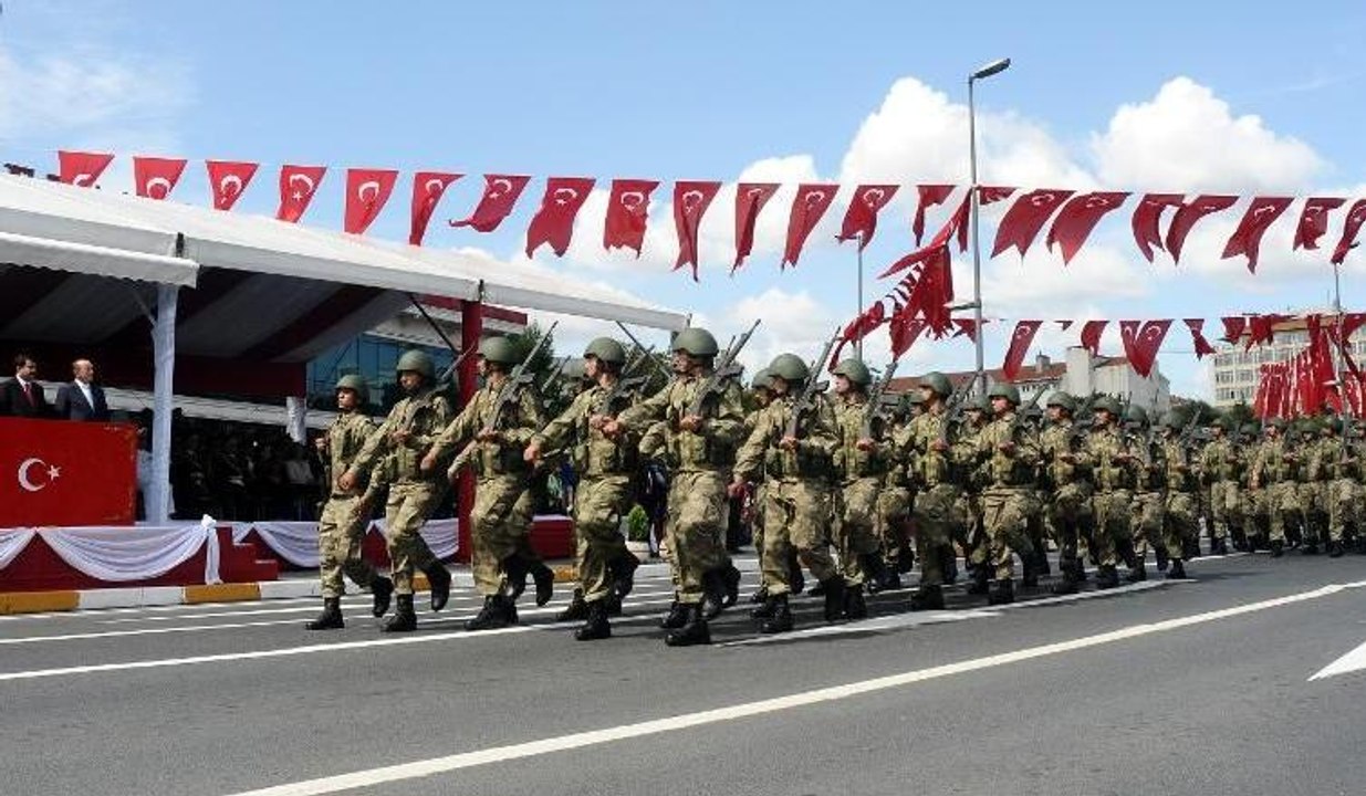 Vatan Caddesi'nde 30 ağustos Zafer Bayramı kutlamaları