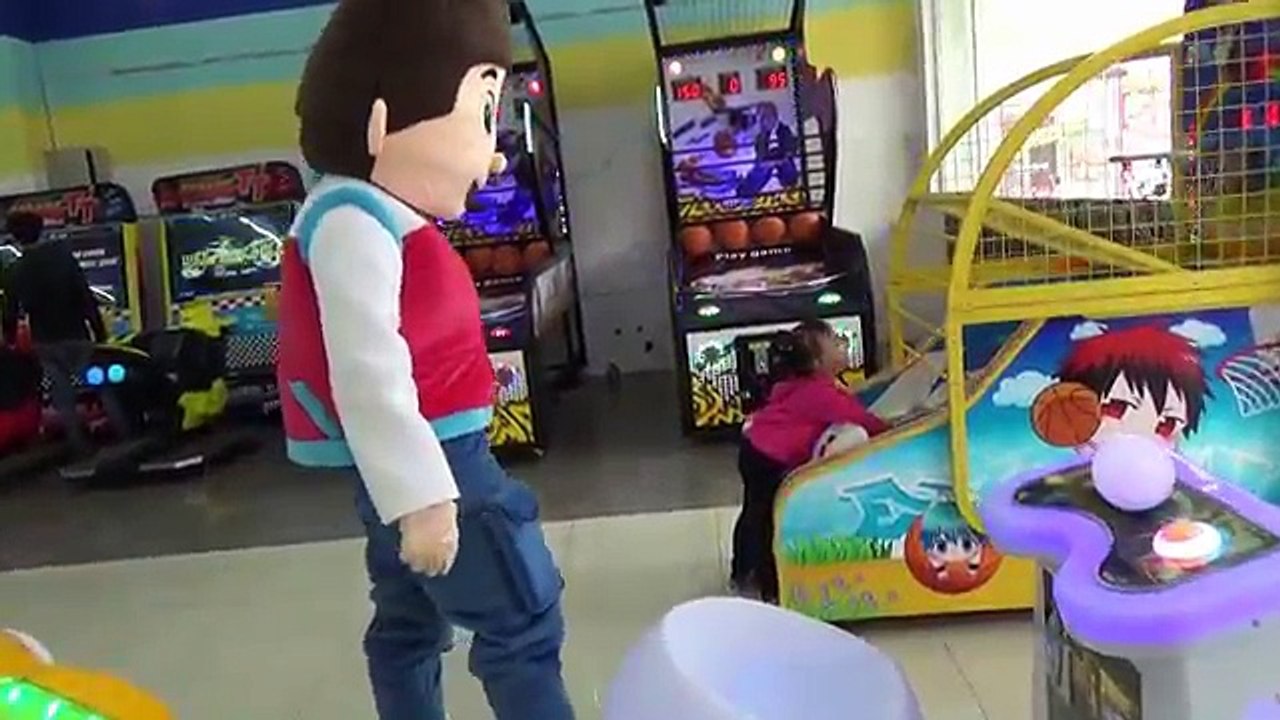 Interior patio de recreo familia divertido jugar zona para Niños gigante inflable diapositivas Niños jugar ciento