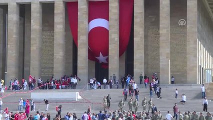 30 Ağustos Zafer Bayramı - Atatürk'ün Akrabası Söğütlügil, Anıtkabir'i Ziyaret Etti