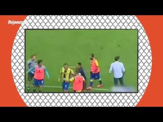 Do Alambrado #4 - Zidane e mascote "doido"