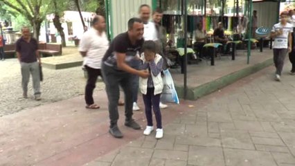 Şüpheli Paketi Fünye ile Patlattılar, Küçük Kız Korkudan Gözyaşlarına Boğuldu