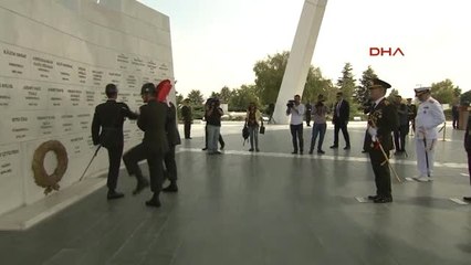 Komutanlardan Devlet Mezarlığı Ziyareti