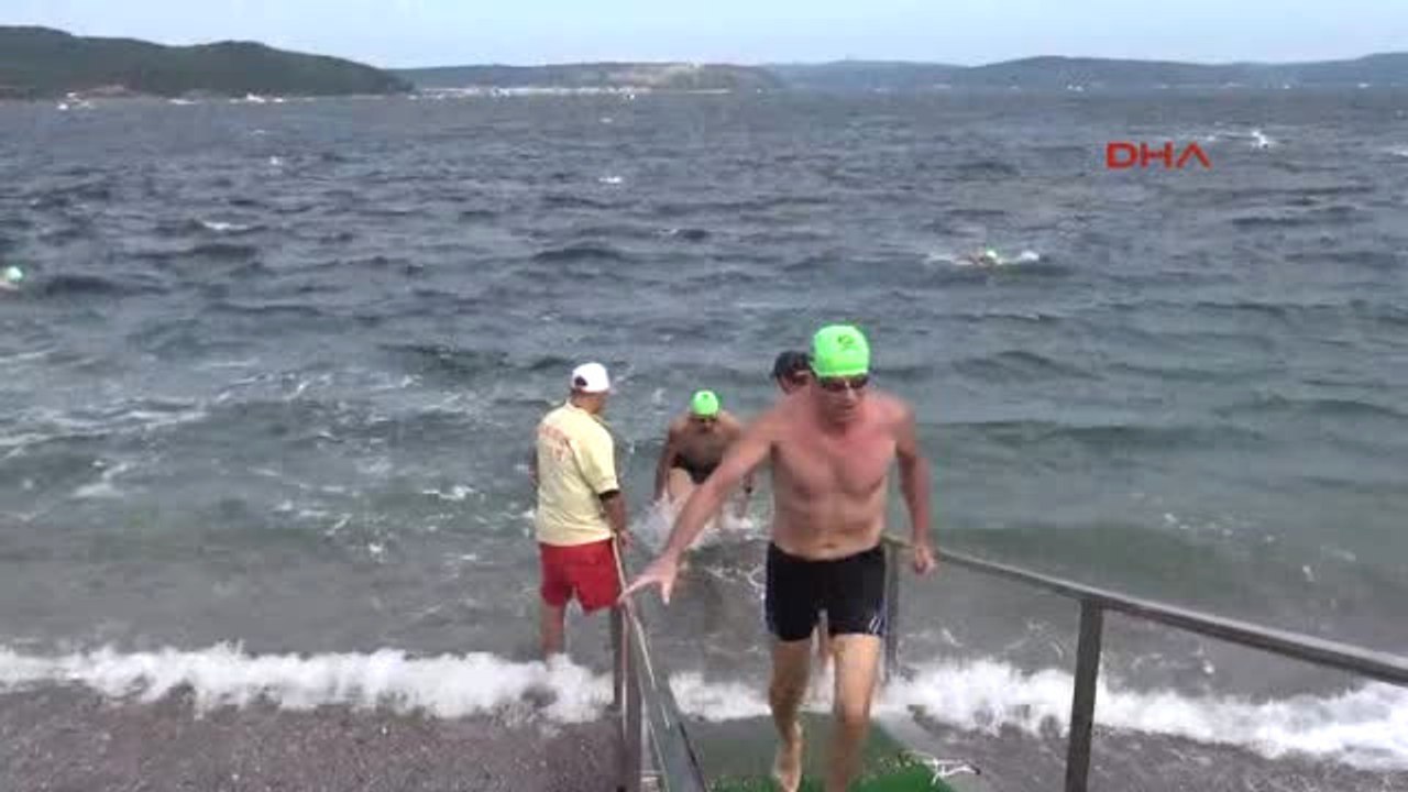 Çanakkale Boğazı'nı Yüzerek Geçtiler