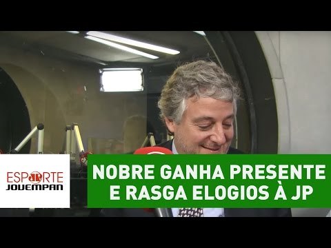 Nobre ganha presente e rasga elogios à Rádio Jovem Pan