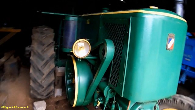 Sorti de Garage en Bretagne avec cette collection d'un passionné de tracteurs années 1950 1960 et 1980 Tracteur société française 320 , Lanz Bouldog 1960 , Landini R4000 Fendt DieselRoss Someca SDT 480